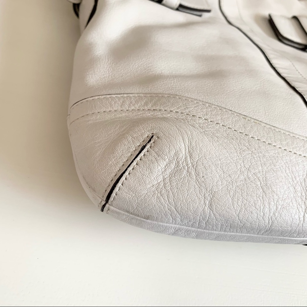 White Leather coach buckle shoulder bag - Picture 12 of 15